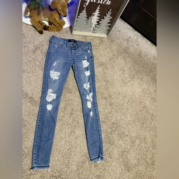 Hollister Super Skinny Distressed Low Rise 5/27 - Picture 1 of 8